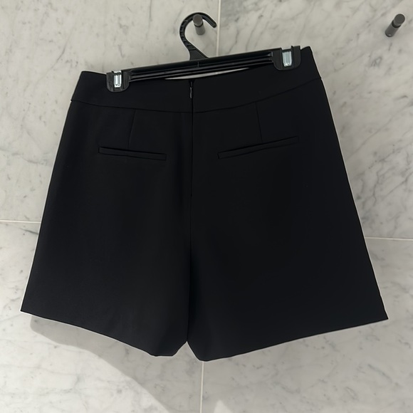 PORTMANS | High Waist Black Shorts w Gold Buttons | Size 10 |Excellent Condition - Picture 4 of 5
